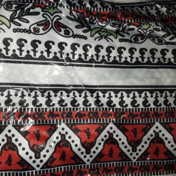 Stretchy Zig Zag Boho Halter Crop Top O/S - Picture 4 of 4